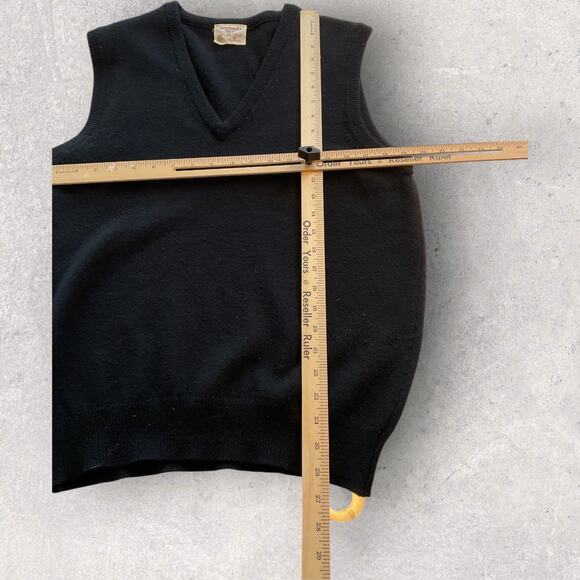 Woodward Shop V-Neck Sleeveless Lambswool Vest Black Medium Made in Scotland - Picture 6 of 7
